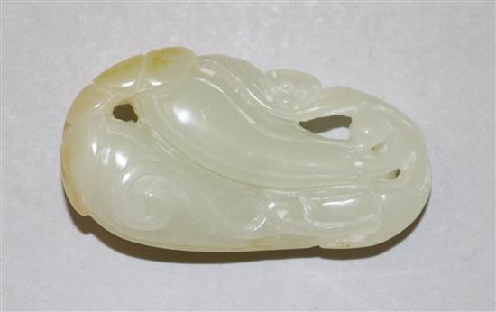 Two Chinese pale celadon jade carvings, 4.9cm and 4.8cm